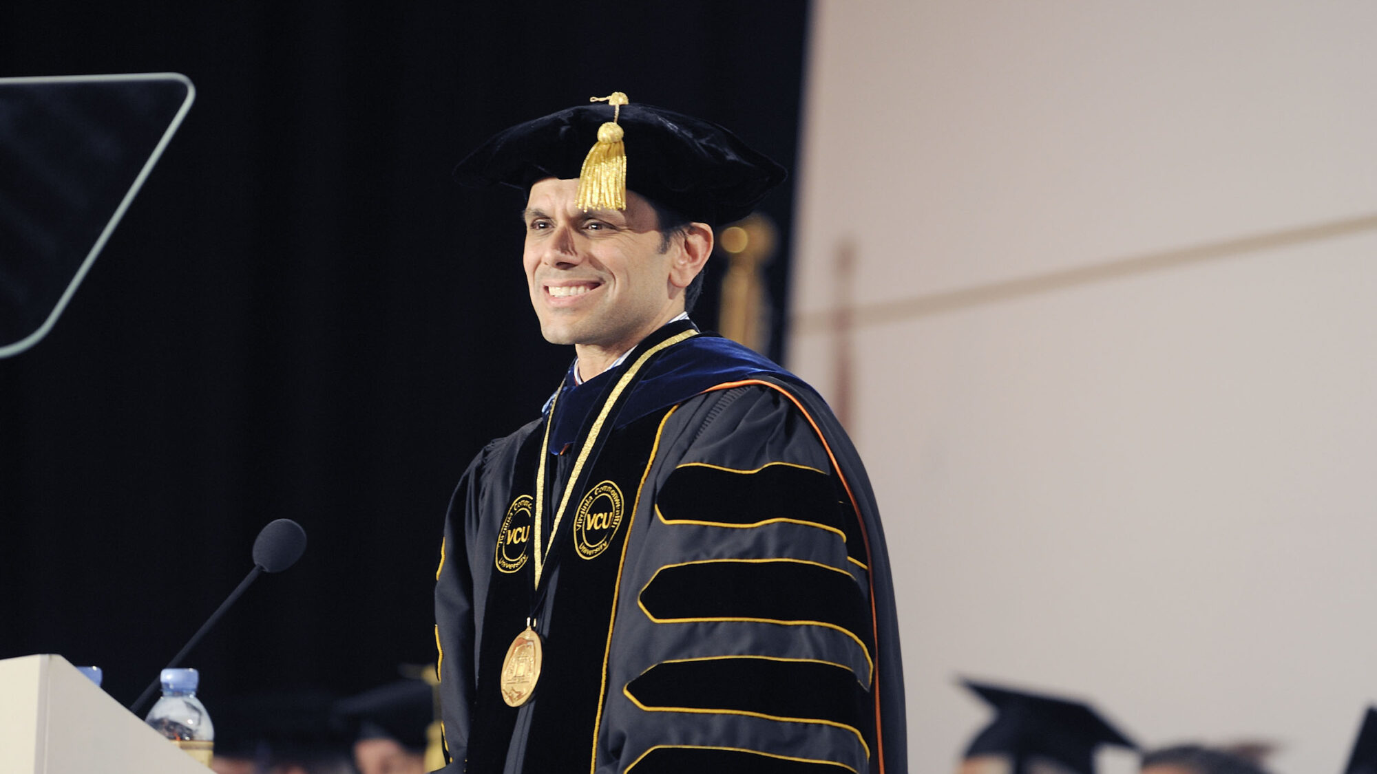 Vcuqatar2012commencement004