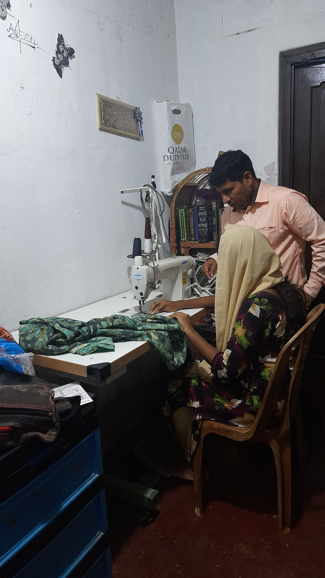 With His Savings Cader Backgroun D Pictures With An Apprentice