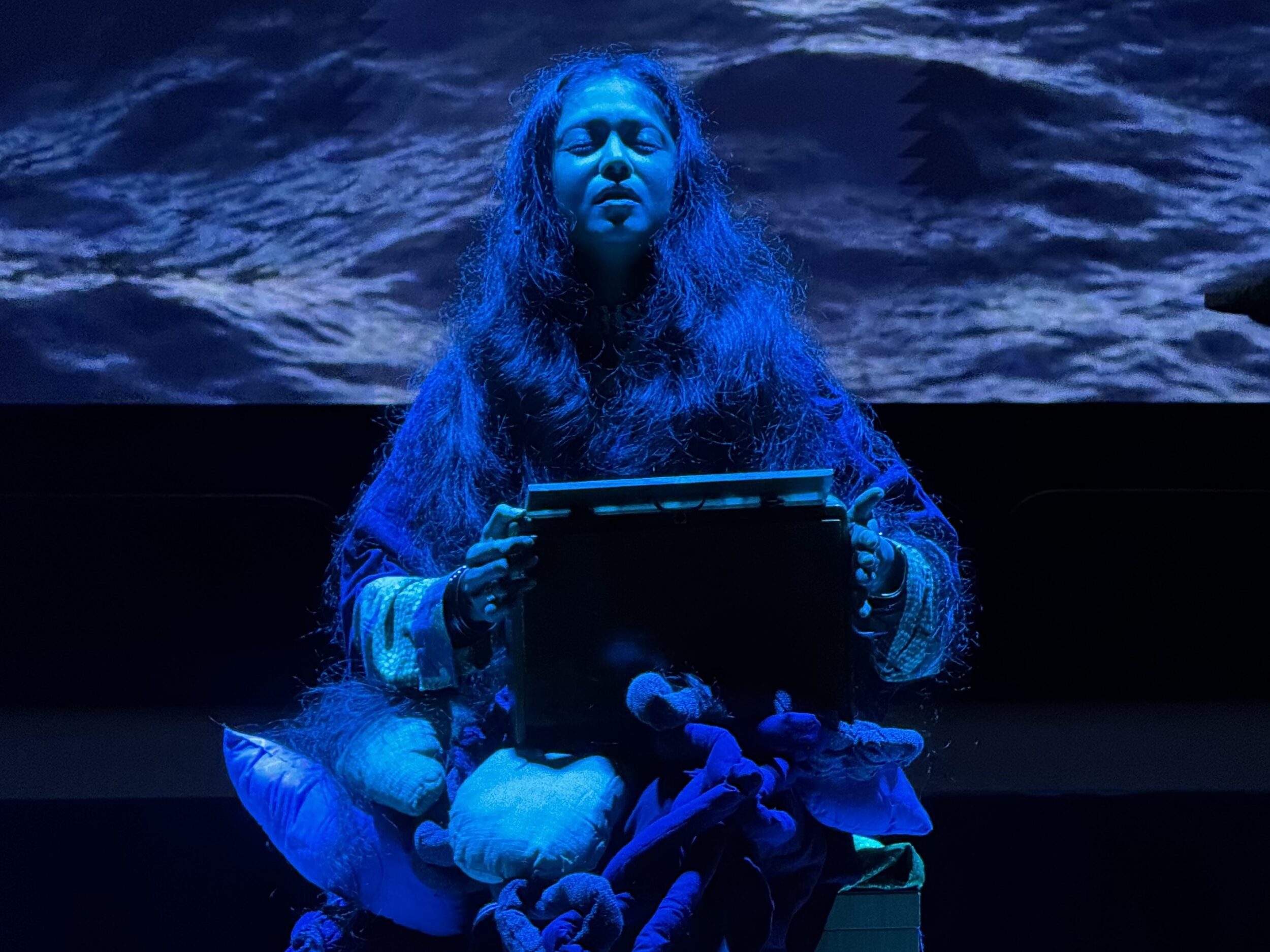 Oceans & Lands Drifting Senses And Knowledges